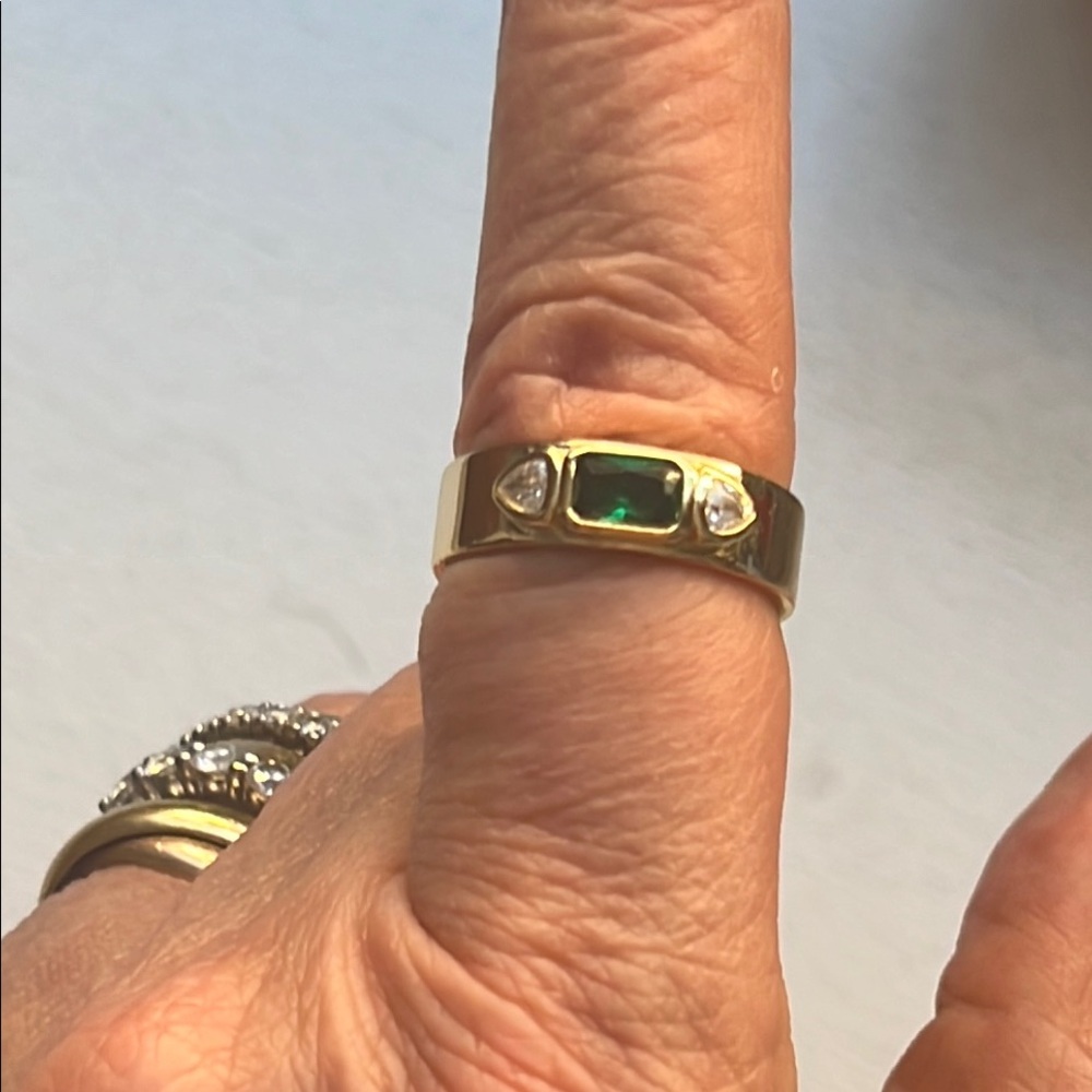 Beautiful 925 sterling silver plated Gold Ring with emerald Green Gemstone